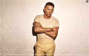 Daniel Craig